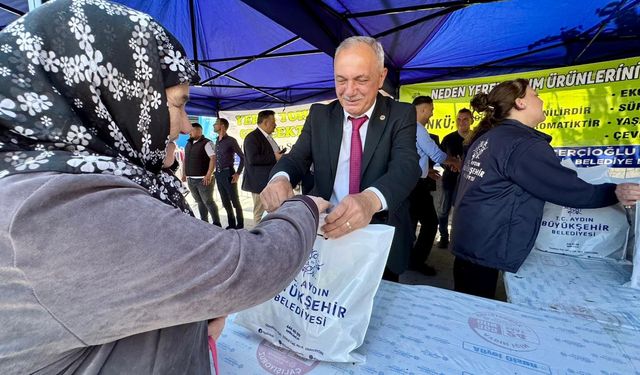 Başkan Çerçioğlu binlerce fideyi Sultanhisar ve Buharkent’te vatandaşlarla buluşturdu