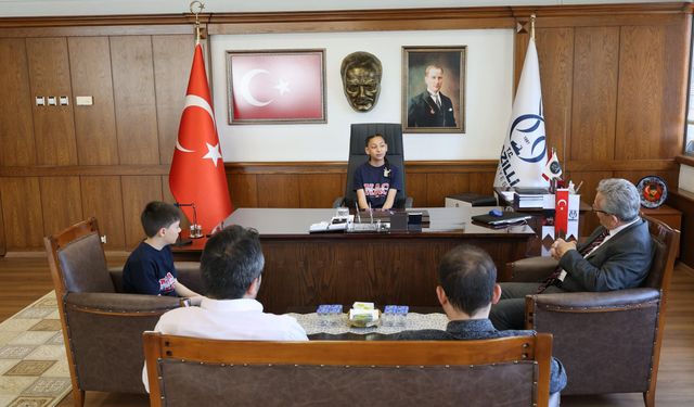 Nazilli’de geleceğin yöneticileri koltukta