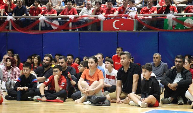 Aydınlılar Dünya Kupası maçını birlikte izledi