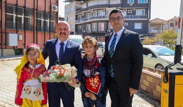 Vali Varol, Yenipazar'da kurumları ziyaret edip vatandaşlarla buluştu