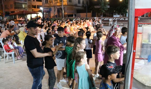 Başkan Çerçioğlu Yenipazar’da vatandaşları açık hava sineması ile buluşturdu