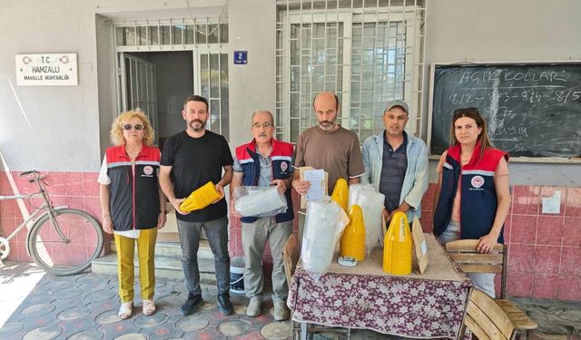 Nazilli'de 2 bin 500 Akdeniz meyve sineği tuzağı dağıtıldı
