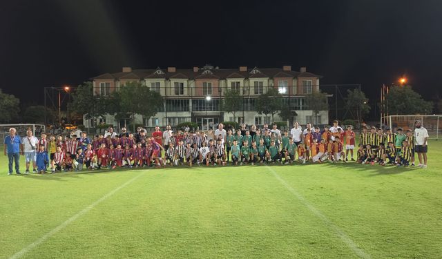 Nazilli'de minik kramponlar yaz futbol şenliğinde buluştu