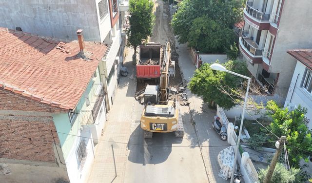 Nazilli'de 6 sokakta eş zamanlı asfalt mesaisi