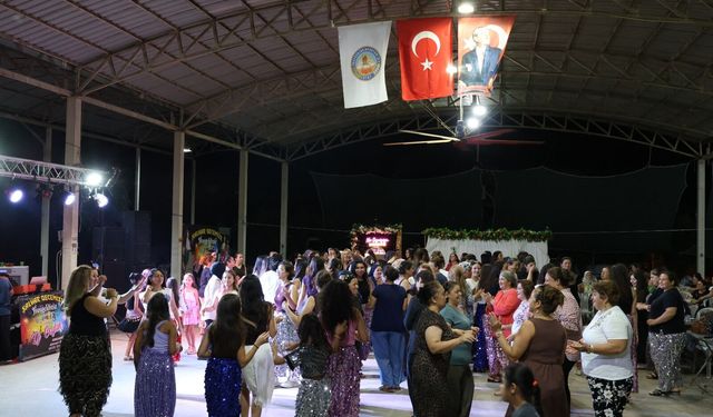 Yamalak’ta şalvar gecesi coşkusu! Renkli görüntüler geceye damga vurdu