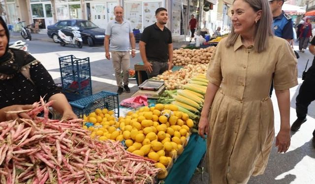 Kaymakam Kan Perşembe Pazarı’nı gezdi