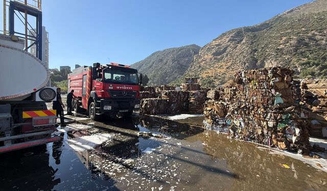 Kağıt fabrikası yangınına itfaiyeden hızlı müdahale