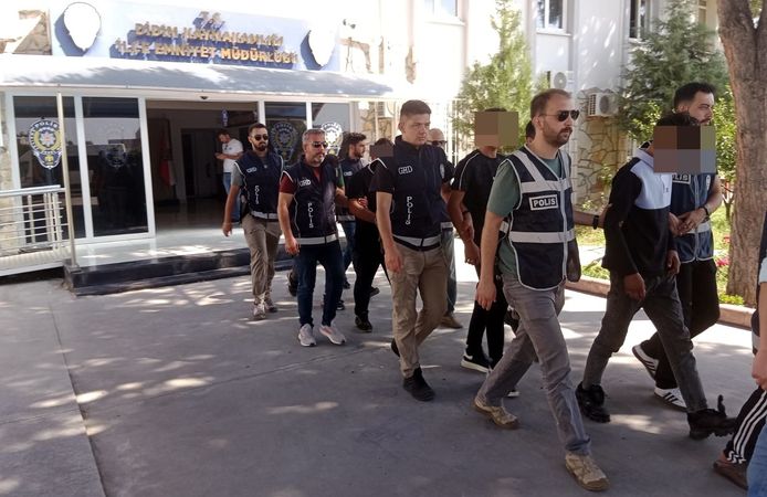 Göçmen kaçaklığı operasyonu: 5 organizatör yakalandı