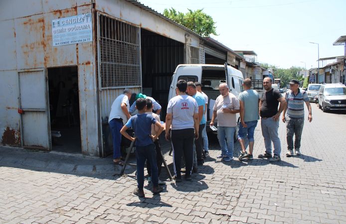 Sanayi esnafı aşure geleneğini devam ettirdi