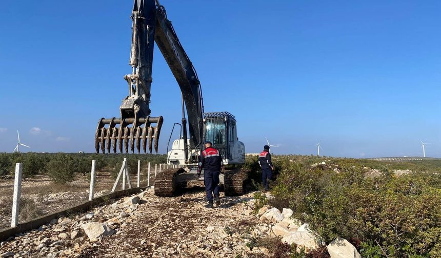 Hazine arazisinde izinsiz yer açarken yakalandı