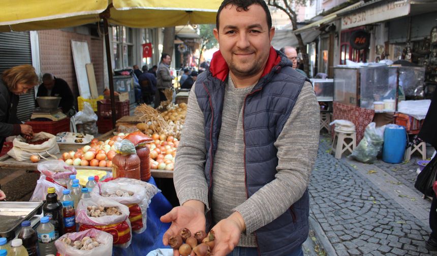 Dağlarda kendiliğinden yetişen beşbıyık tezgahlarda yerini aldı