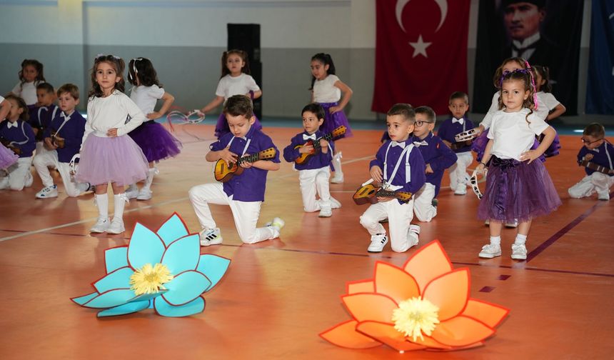 Nazilli’de 23 Nisan Coşkusu: Miniklerden Renkli Gösteriler