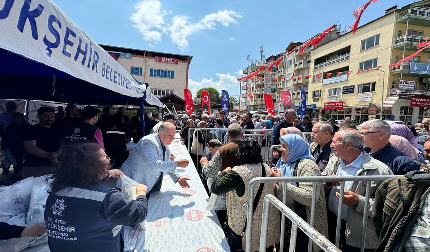 Büyükşehir’in Ata Tohumu Fideleri Karacasulu Vatandaşlarla Buluştu
