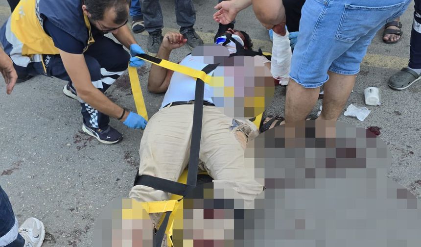 Kamyonet ile motosiklet çarpıştı: 1 ölü, 2 yaralı