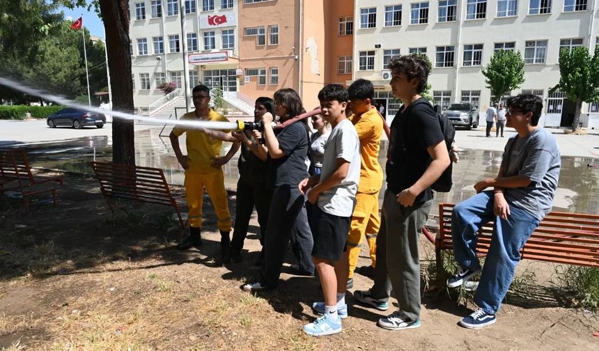 Aydın'da öğrencilere orman yangını eğitimi verildi