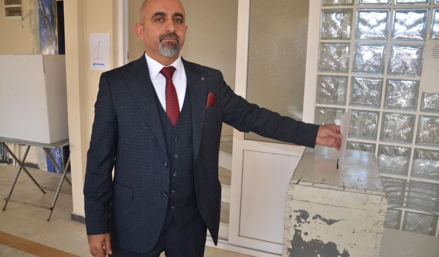 Başkan Civlez’e doğum gününde onurlu görev