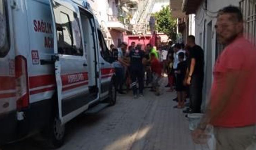 Yangın çıktı, 2 kişi dumandan etkilendi