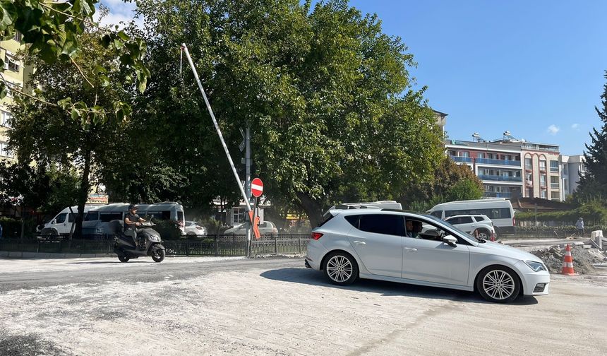 Soğukkuyu hemzemin geçidi araç trafiğine açıldı