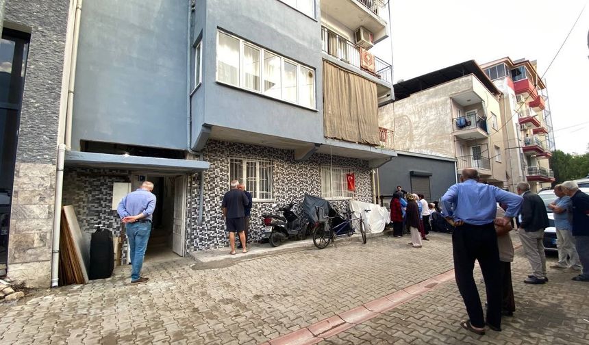 Evinde başından vurulmuş halde ölü bulundu
