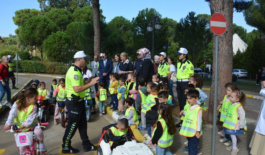 Nazilli’de miniklere uygulamalı trafik eğitimi
