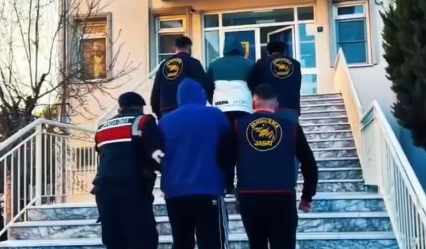 Silahlı paylaşım yapan şahıslara operasyon