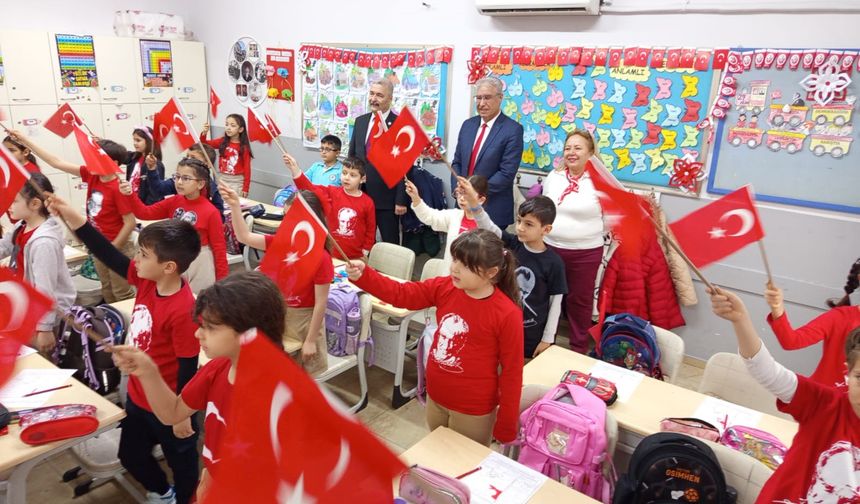 İkinci dönem "Bayrak Sevgisi" dersiyle başladı