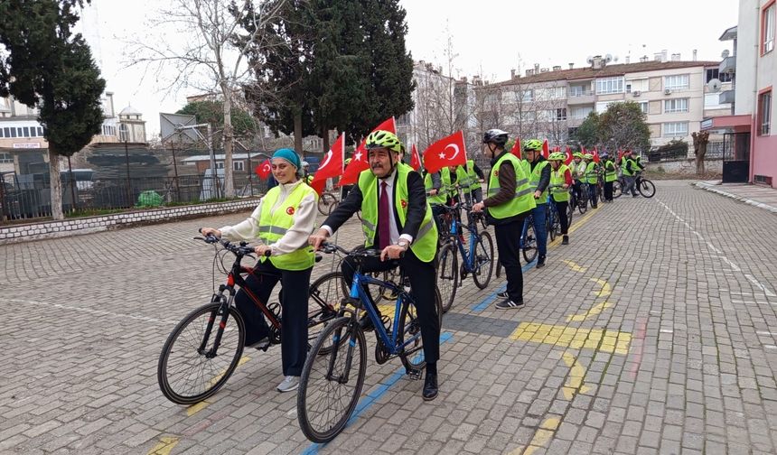 Bayrak için pedal çevirdiler