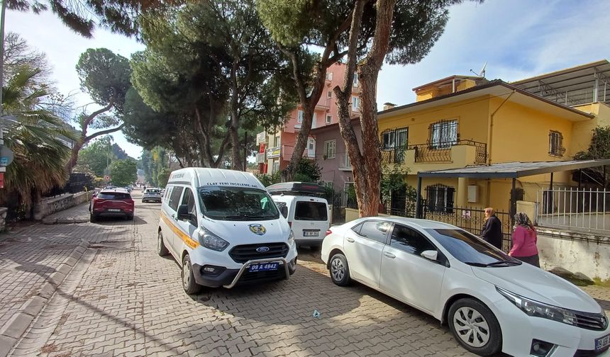 Yaşlı çift evinde bıçaklanarak öldürülmüştü: Evde boş altın keseleri bulundu