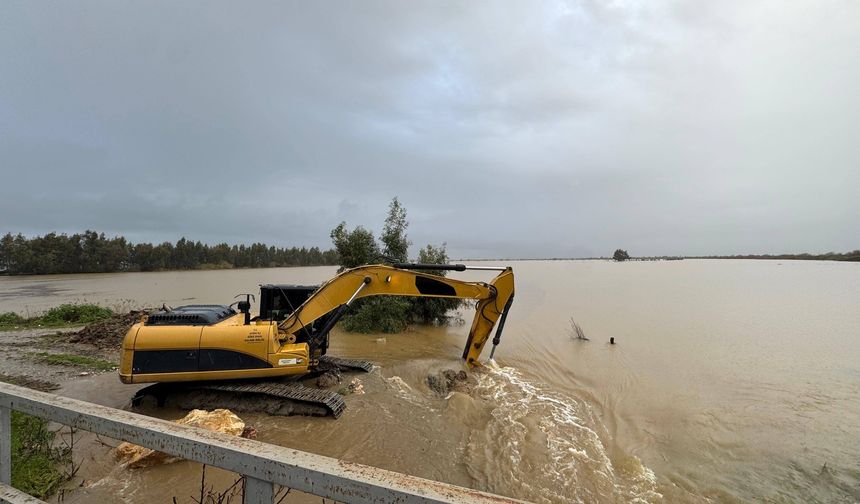 Taşkına ekiplerden müdahale
