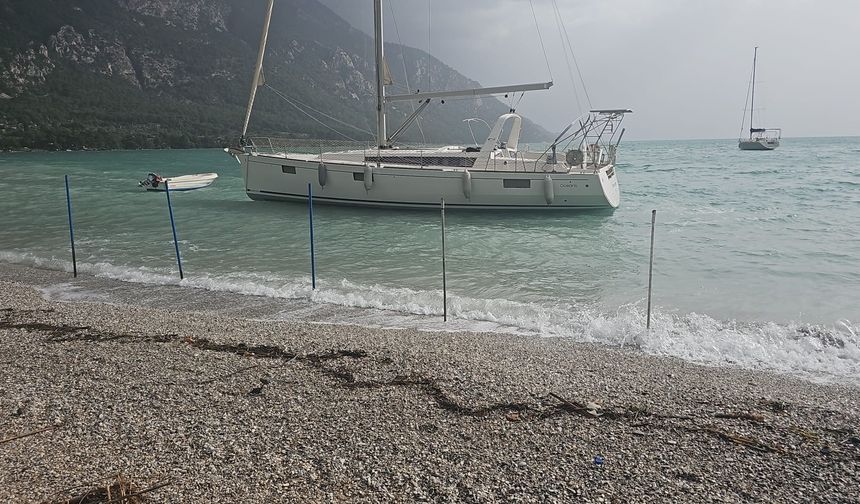 Şiddetli fırtına ve sağanak hayatı olumsuz etkiledi