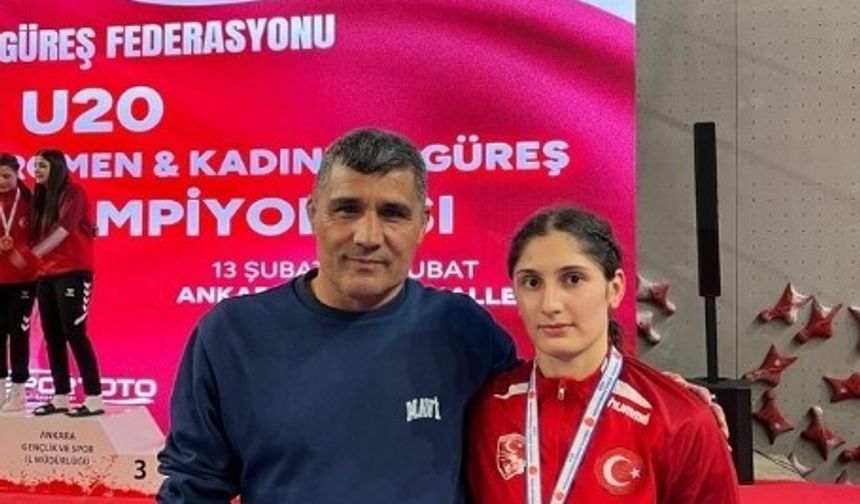 Aydınlı güreşçiler Türkiye Şampiyonası’ndan madalyalarla döndü