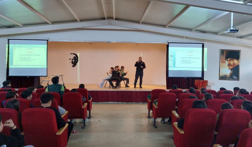 Öğrenciler polislik mesleğini yakından tanıdı