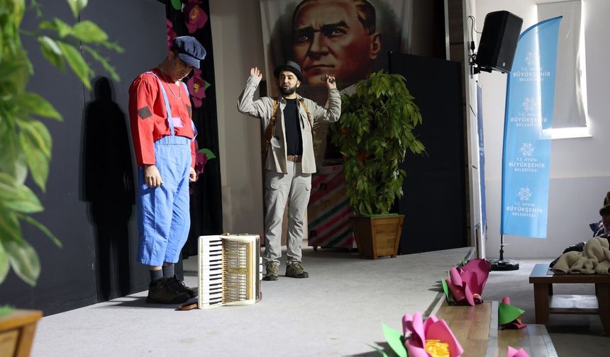 Aydın Büyükşehir Belediyesi’nden çocuklara tiyatro şöleni