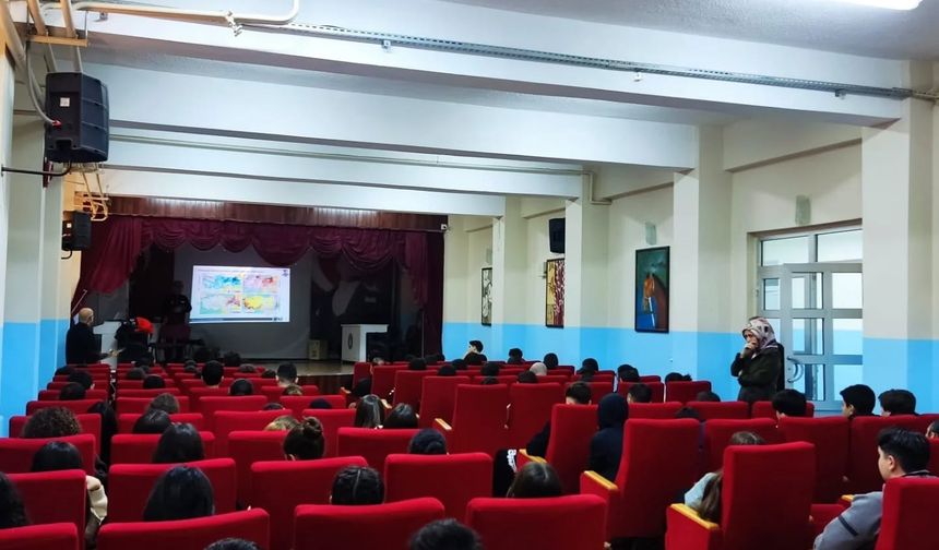 AFAD ekipleri Nazilli’de öğrencileri afetlere karşı bilinçlendirdi