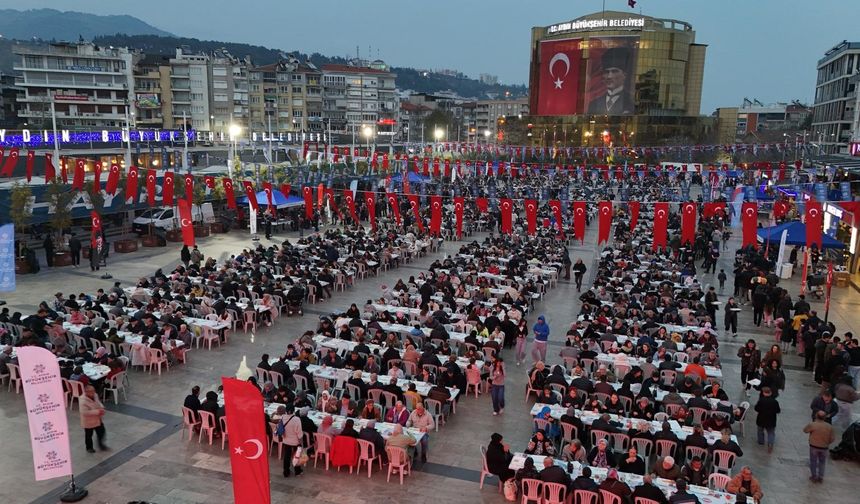 Aydın Büyükşehir Belediyesi vatandaşları iftar sofralarında buluşturacak