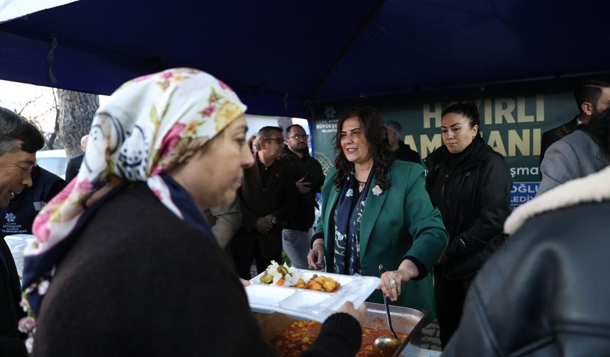 Başkan Çerçioğlu İncirliova'da kurulan iftar sofrasında vatandaşlarla bir araya geldi