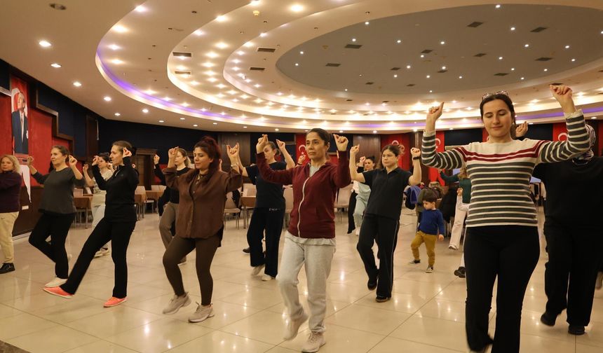 Nazilli Belediyesi halkoyunları ekipleri çalışmalarını sürdürüyor