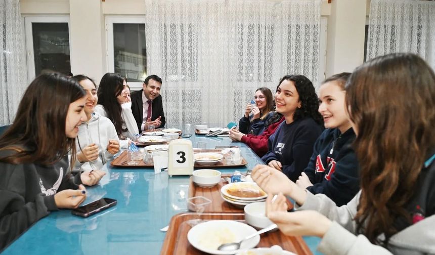 Öğrenciler iftar sofrasında bir araya geldi