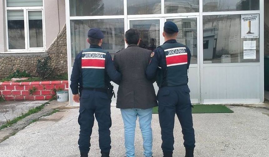 Evrakta sahtecilik ve zimmet suçundan aranan şahıs yakalandı