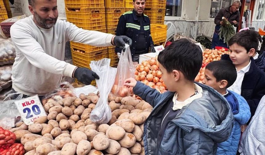 Atça’da miniklerden örnek davranış