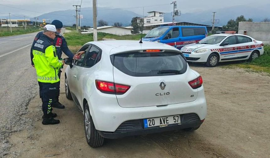 Karacasu’da bayramda trafik ekipleri sahada