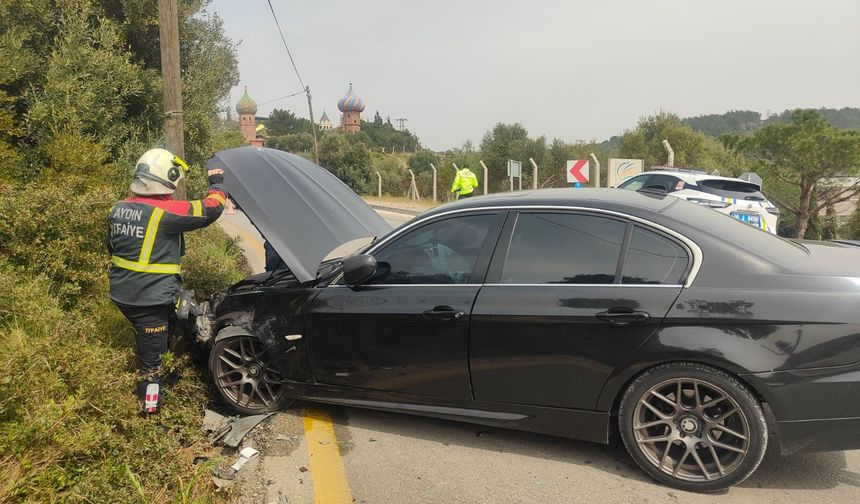 Otomobil ile elektrikli araç kafa kafaya çarpıştı: 4 yaralı