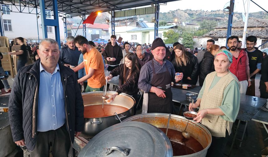 Yağdere Mahallesi’nde geleneksel iftar buluşması