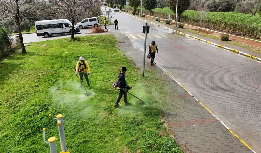 Büyükşehir ekiplerinden Nazilli yürüyüş yolunda bakım çalışması