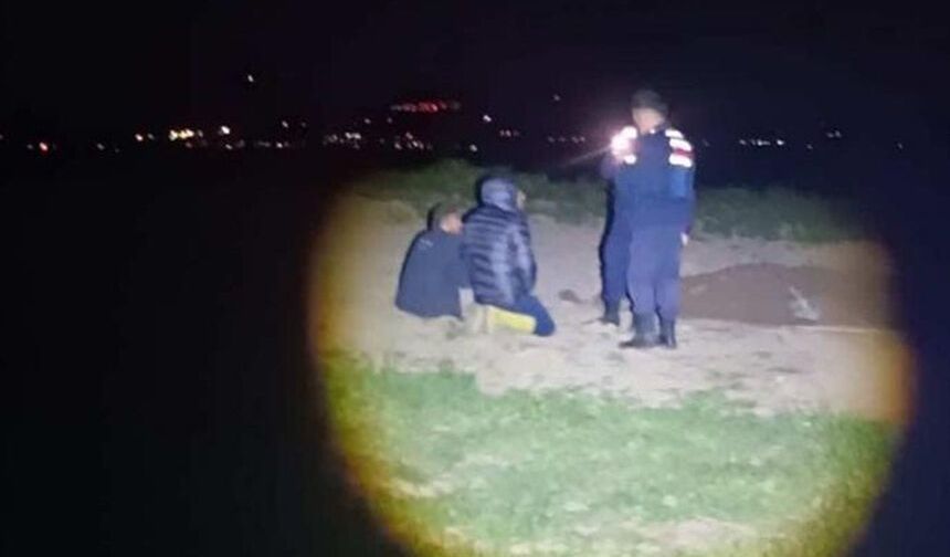 Türbede kaçak kazı yapan 7 şahıs suçüstü yakalandı