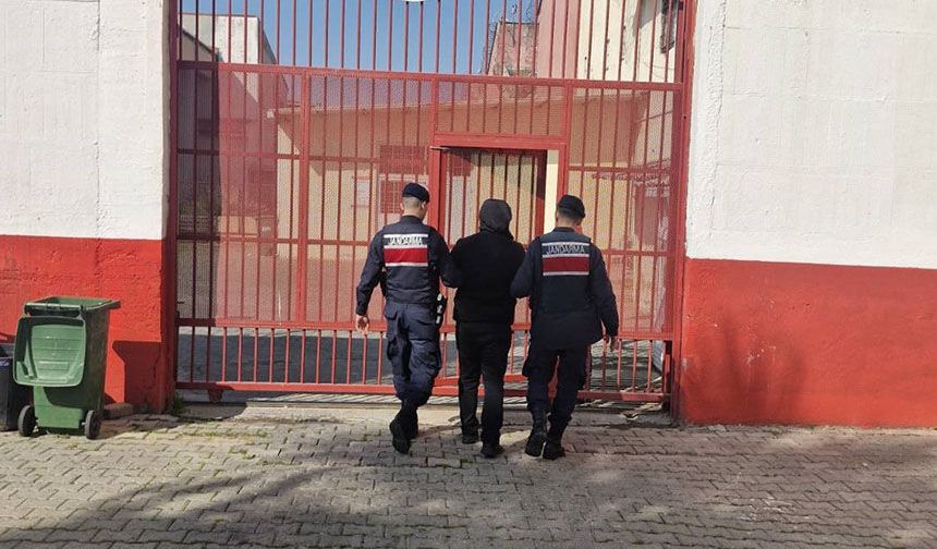 Hapis cezasıyla aranıyordu jandarmadan kaçamadı