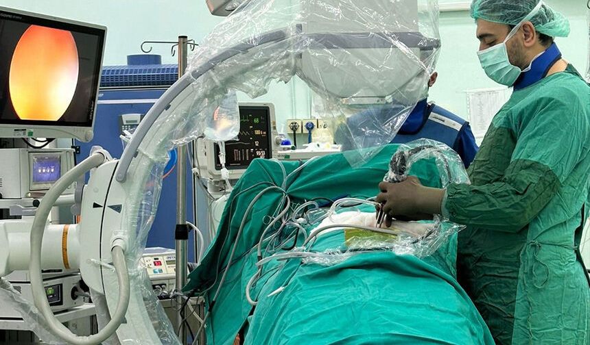 Aydın Devlet Hastanesi’nde kapalı bel fıtığı ameliyatı ilk kez uygulandı