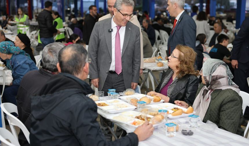 Nazilli Belediyesi’nden Yeni Mahalle’de iftar buluşması