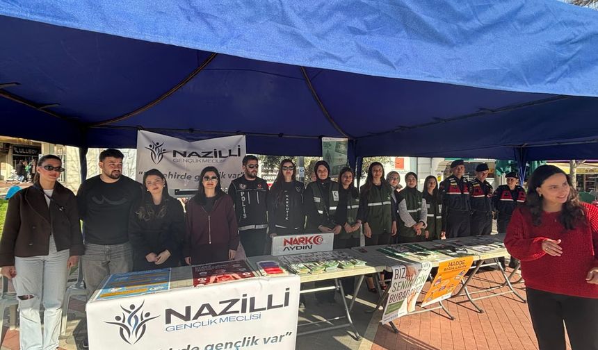 Bağımlılığa karşı el ele.. Nazilli’de bilgilendirme standı kuruldu