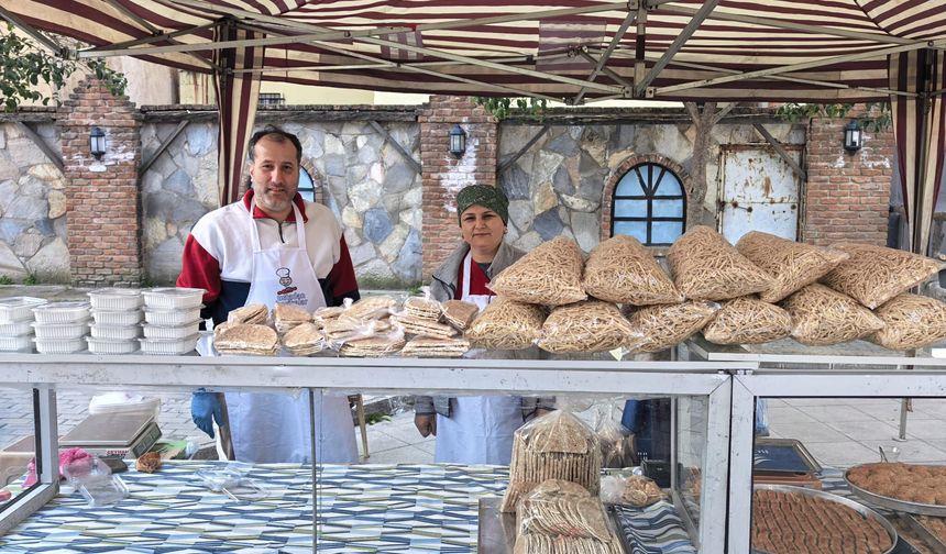 Nazilli’de gencer geleneği sürüyor.. Gencer macununa yoğun ilgi